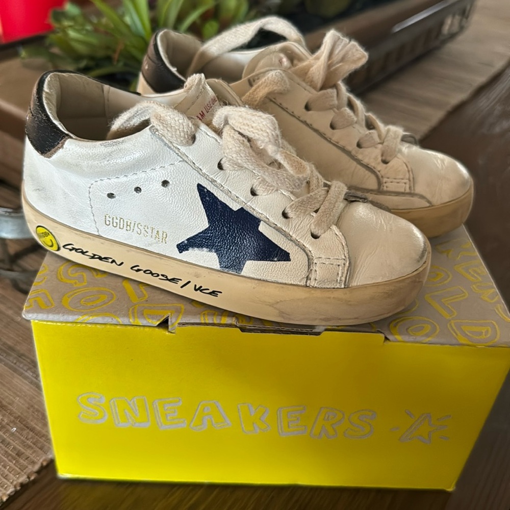Toddler Golden Goose Size 24 superstar classic
